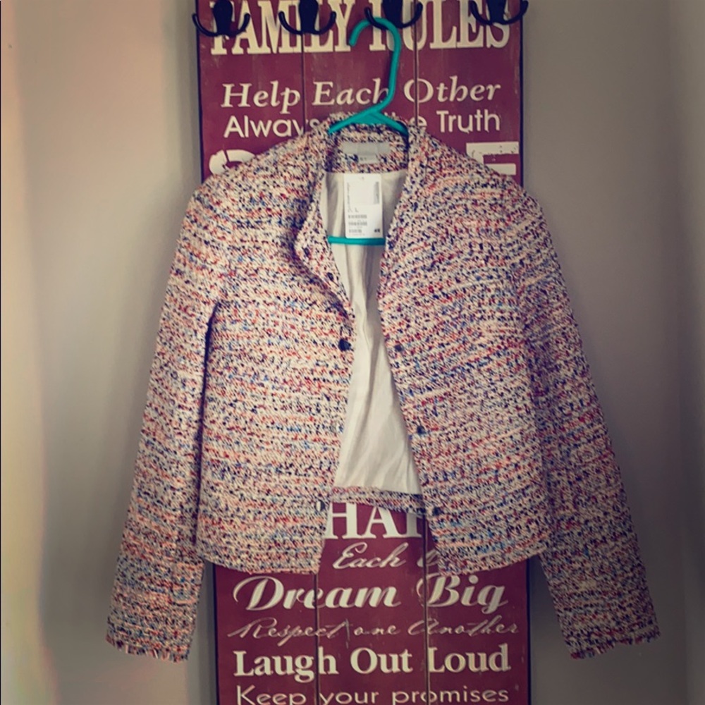 Blazer Chanel type . Very fashionable item .